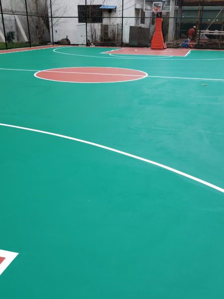 北仑 球场长期使用易出现地面开裂